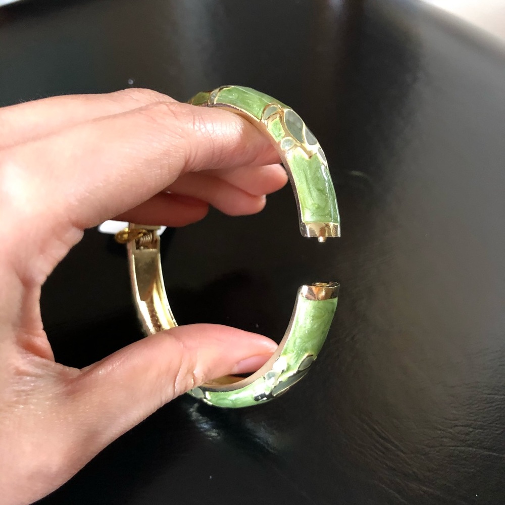 SOLD Hawaiian Green Enamel Sea Turtle Bangle Bracelet - Picture 4 of 7